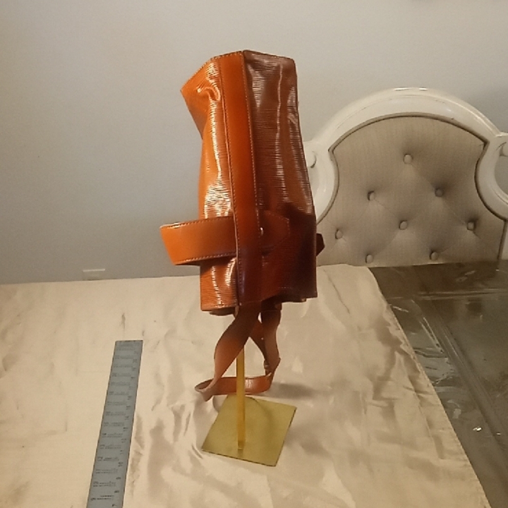 Louis Vuitton EPi Leather Bucket Bag - Picture 4 of 10